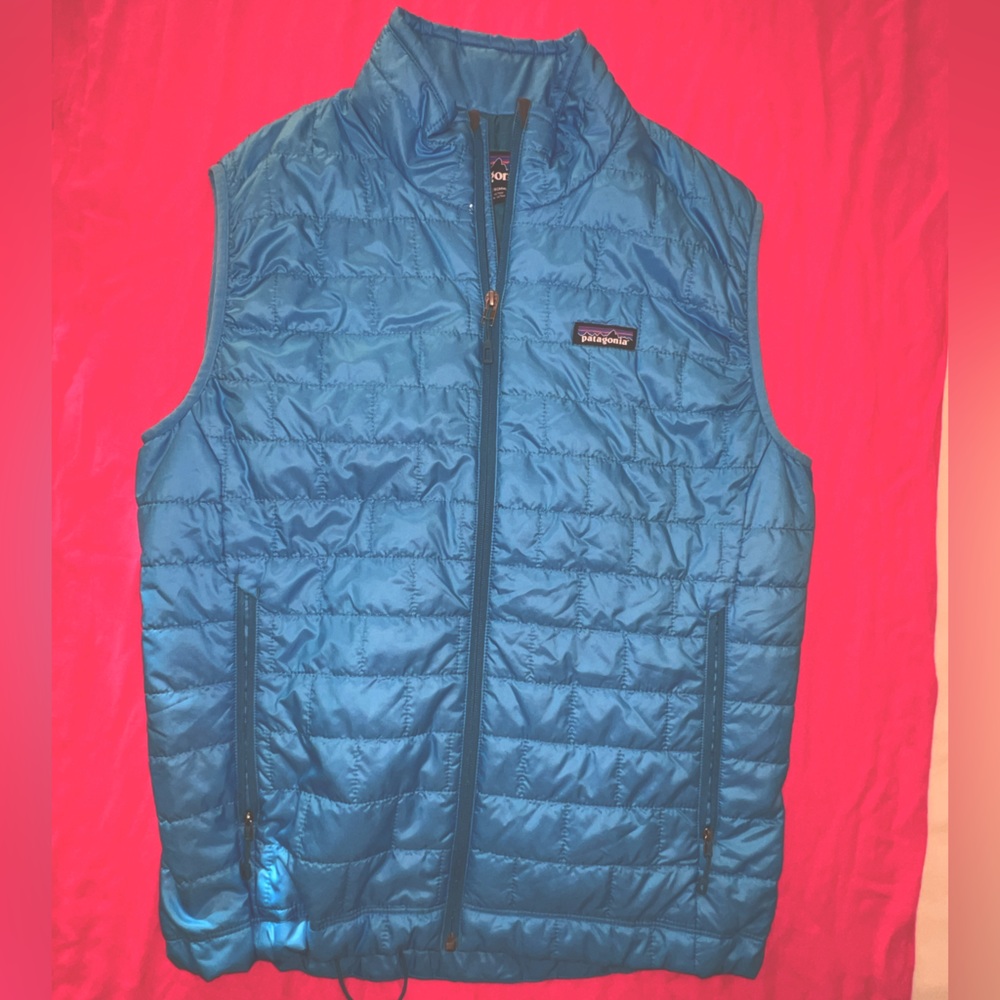 Patagonia blue men’s puffer vest